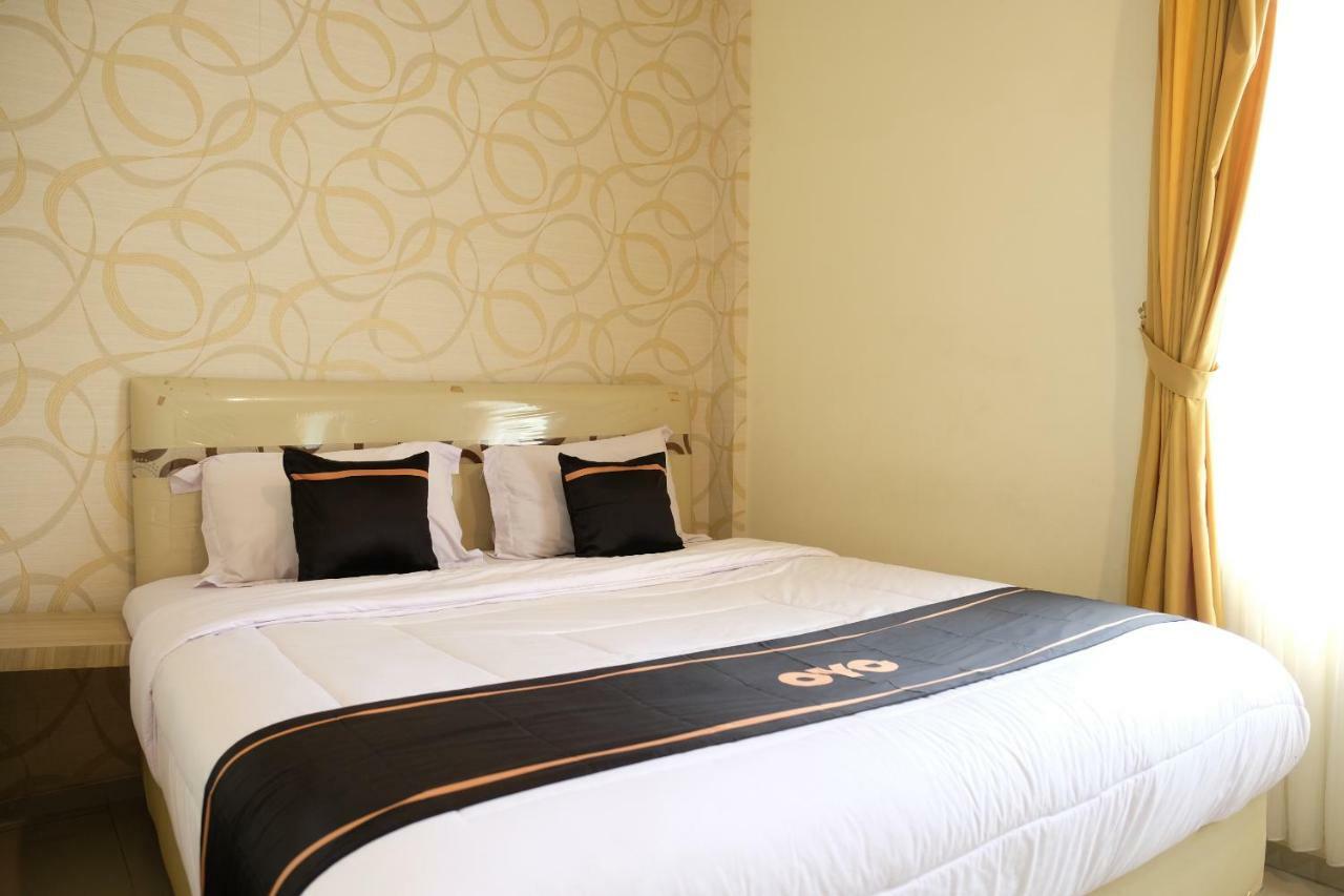 Oyo 1616 Hotel Central City 2 Танджунгпандан Экстерьер фото