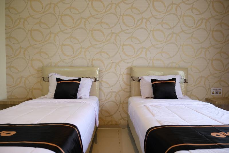 Oyo 1616 Hotel Central City 2 Танджунгпандан Экстерьер фото